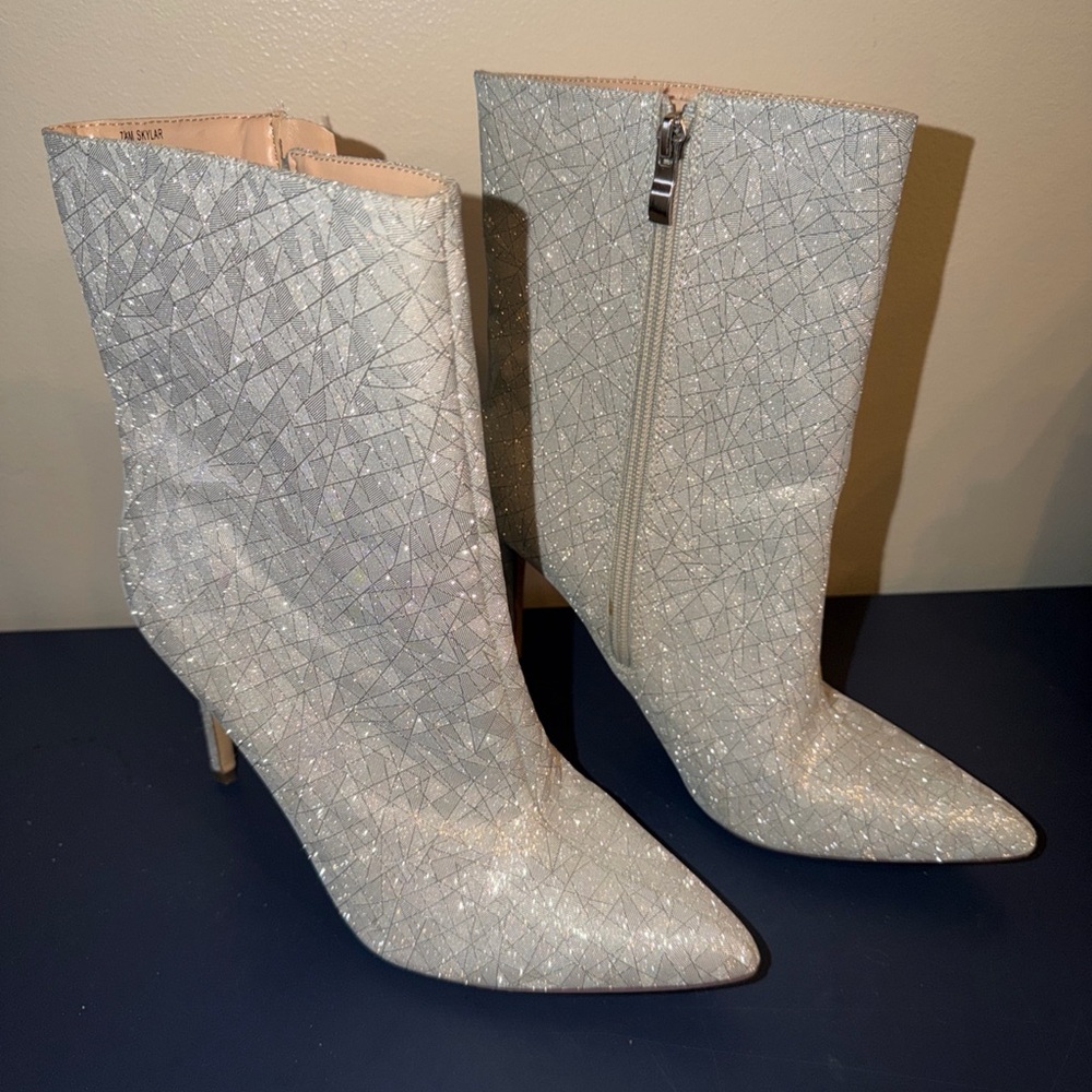 Elditas Women's Skylar Silver Metallic Sparkle Ankle Boots  Sz 7.5